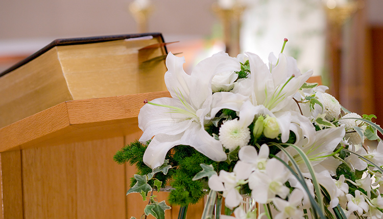 宗教別葬儀 キリスト教式の葬儀とは 葬儀 葬式 家族葬なら日比谷花壇のお葬式